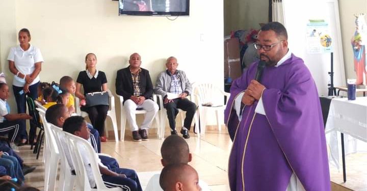 Escuela en Don Juan inicia programa “Un día con mis padres en el centro educativo”