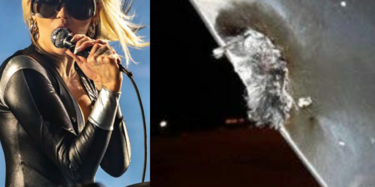 Avión de Miley Cyrus fue impactado por un rayo cuando iba a Paraguay