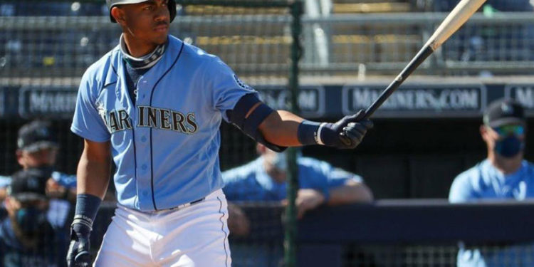 Julio Rodríguez salió del bache a lo grande