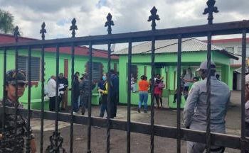 Apresan mujer durante allanamiento en hogar de niños en Boyá, Monte Plata