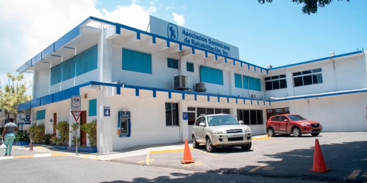 Rehabilitación aumentó en 93.6% su cobertura en el 2021; atendió 57,099 pacientes nuevos