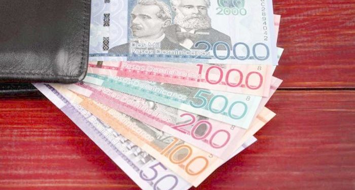 El peso dominicano se fortaleció casi 5 % frente al dólar