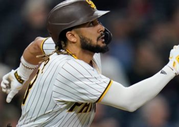 Tatis ya fue operado de la muñeca izquierda