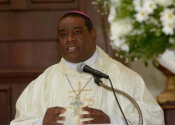 Obispo Castro Marte llama a Abinader a sacudirse, dice funcionarios son príncipes con aire de dioses