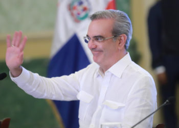 El presidente Abinader felicita al mandatario electo de Costa Rica Rodrigo Chaves Robles