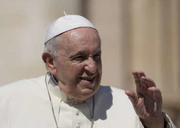 El papa Francisco asegura que «la lengua es uno de los pecados de las suegras» (pero pide que se las trate mejor)