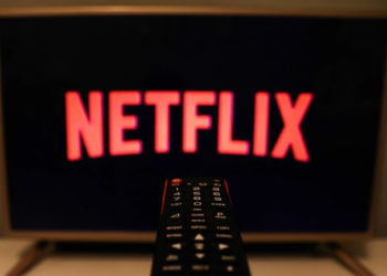 Las acciones de Netflix caen un 30 % a su nivel más bajo desde octubre de 2011
