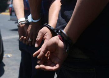 Apresan tres jóvenes por presunto robo en taller mecánica de SAJOMA