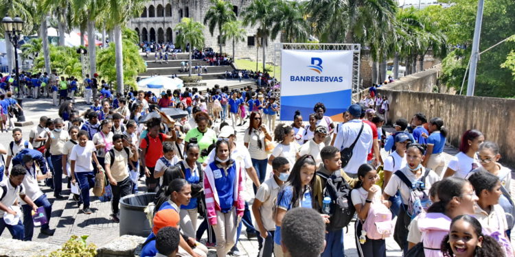 Feria del Libro lista para recibir multitudes este fin de semana con atractiva cartelera cultural y artística