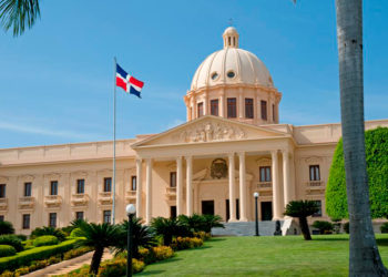 Poder Ejecutivo pensiona con 35 mil pesos a 65 locutores y eleva al mismo monto a otros 8