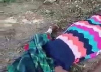 Mujer muere dentro de una iglesia, la tiran en la calle y siguen el culto normal