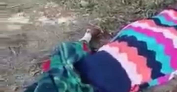 Mujer muere dentro de una iglesia, la tiran en la calle y siguen el culto normal