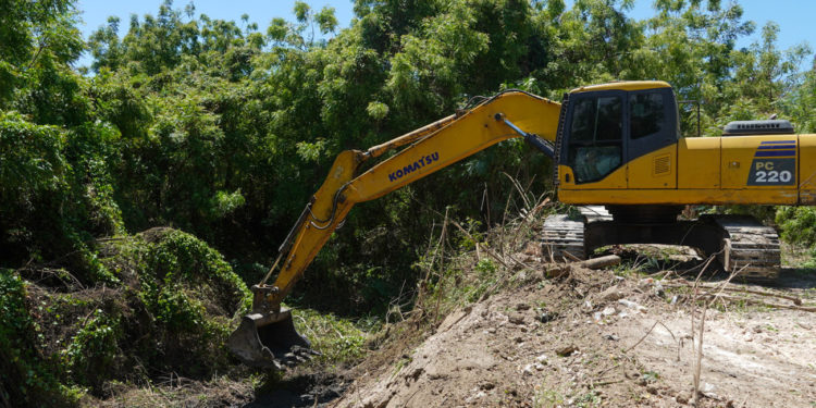 Gobierno interviene drenajes en Pueblo Viejo y Sabana Yegua en Azua