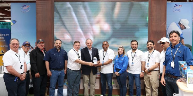 Departamento Aeroportuario promociona Protocolo de Aviación Privada RD en feria Sun and Fun de EEUU