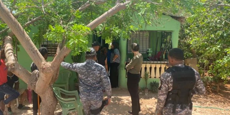 Rescatan una menor de edad que era violada por pareja de esposos en Pedernales