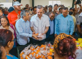 Presidente Abinader asegura programas sociales del gobierno son mayores que antes