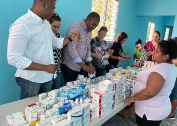 Profesor Nelson Fulcar auspicia operativo médico social en Sabana Perdida