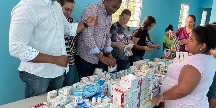 Profesor Nelson Fulcar auspicia operativo médico social en Sabana Perdida