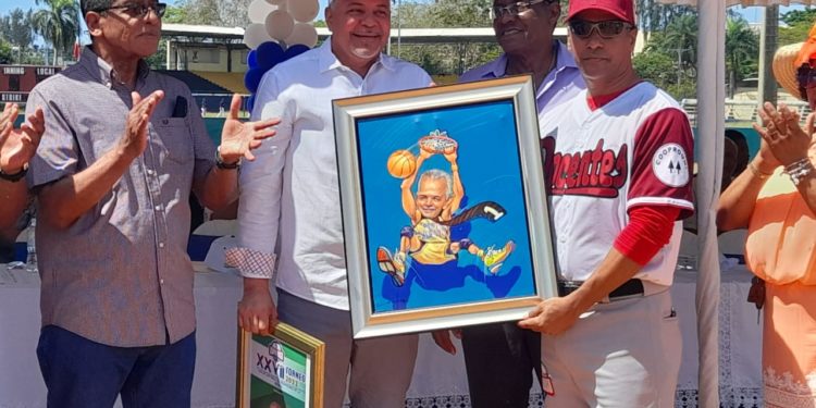 UASD reconoce a Rafael Salazar, director EGEHID