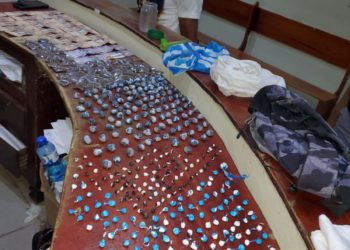 Apresan hombre en La Vega con 410 porciones presunta marihuana, cocaína y crack; PN investiga tiroteo