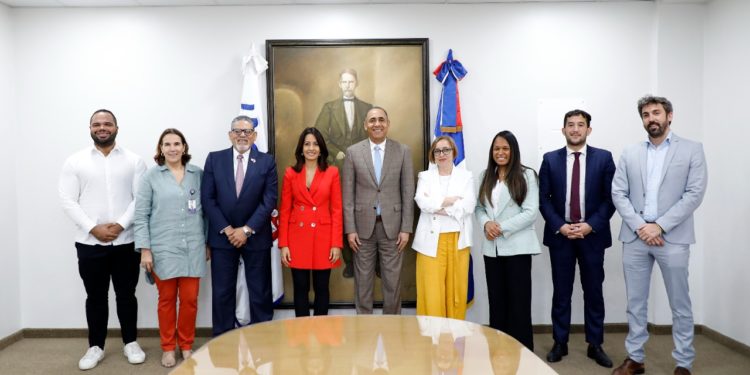 OGTIC establece agenda de trabajo con delegación del Ministerio de Economía y Transformación Digital de España para impulsar las TIC en el país