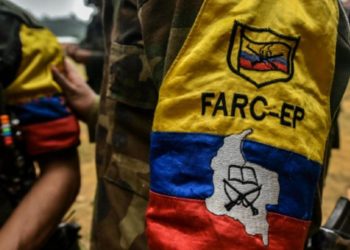 Fiscalía colombiana emite orden de captura contra jefe de disidencia de FARC