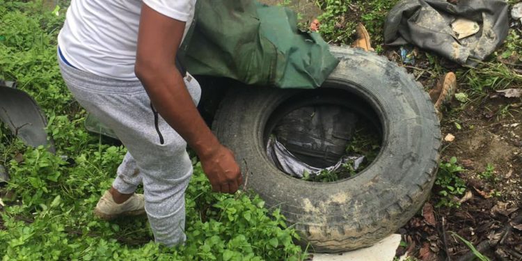 Fallece gomero al explotar goma de un camión mientras este le echaba aire en San Cristobal