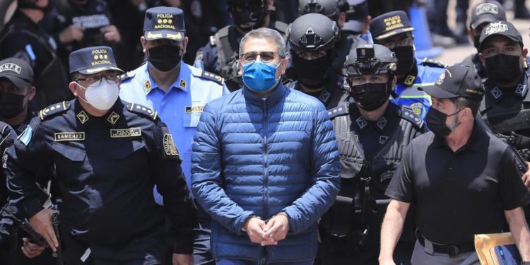 Se inicia la extradición a EEUU del expresidente hondureño Hernández