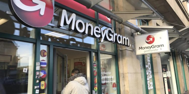EEUU y Nueva York demandan a MoneyGram por “prácticas abusivas” en remesas