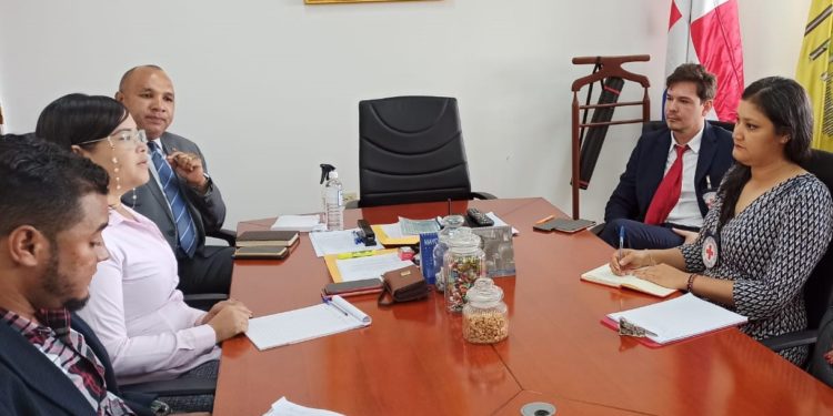 Autoridades gestionan con la Cruz Roja Dominicana una unidad de donantes y un banco de sangre para el sistema penitenciario