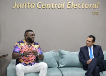 David se reúne con el presidente de la JCE, Román Jáquez Liranzo