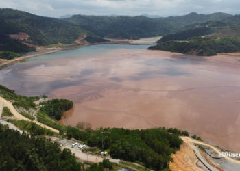 El pueblo le tumba el pulso a Barrick Gold; Gobierno confirma que la presa de cola no va en Cuance