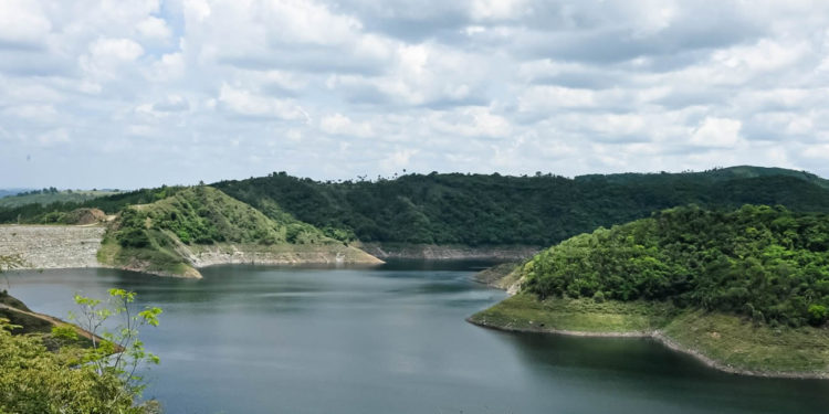 INDRHI asegura que presas están en capacidad de recibir lluvias pronosticadas; evalúa impacto en sistemas de riego