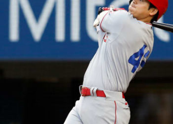 Darvish recupera forma y domina a Bravos