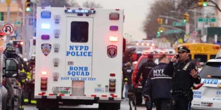 La Policía de Nueva York revela el nombre del sospechoso del tiroteo en el metro