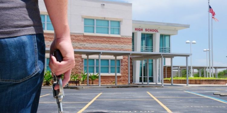 Alumno de 12 años mata a tiros a un compañero en una escuela de Carolina del Sur