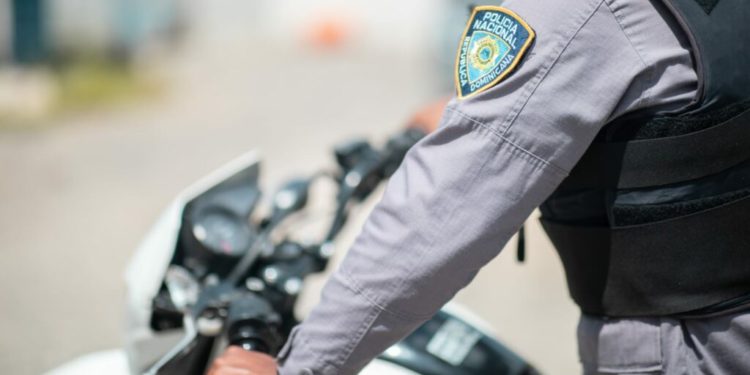 Policía apresa hombre acusado de asaltar mujer que fue abordada en vehículo de transporte público