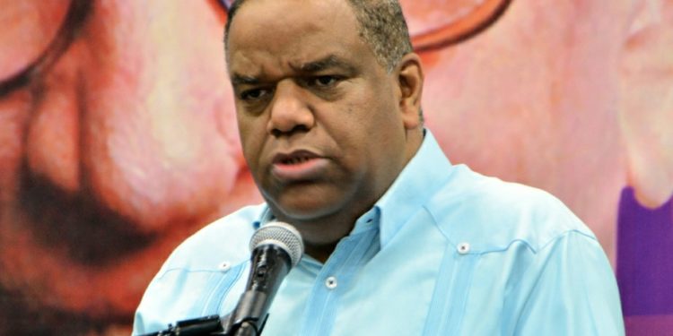 Danilo Diaz aclara que Danilo Medina y el PLD se oponen a una reforma a la Constitución