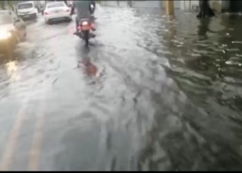 Denuncian sectores se inundan a falta de los drenajes fluviales en La Vega