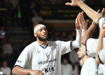 Muere tiroteado un exjugador estadounidense de la NBA