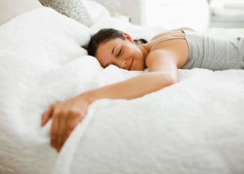 La fórmula perfecta del buen dormir: cuántas horas de sueño son saludables a partir de los 40 años