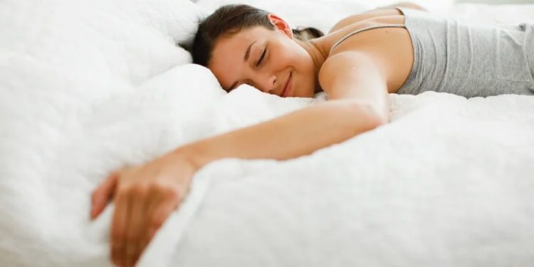 La fórmula perfecta del buen dormir: cuántas horas de sueño son saludables a partir de los 40 años