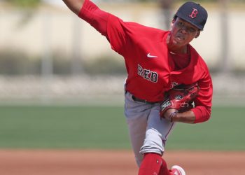 Bello exhibe su calidad en debut de Triple-A