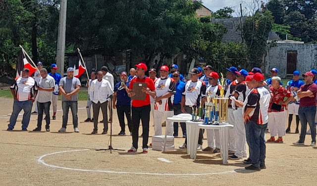 Liga de Softbol 21 de octubre inaugura temporada 47, dedicada a Alcalde José Montas