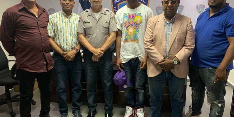 Policía suspende a dos agentes golpearon joven en sector Villas Agrícolas, D.N; ambos están a disposición del Ministerio Público.