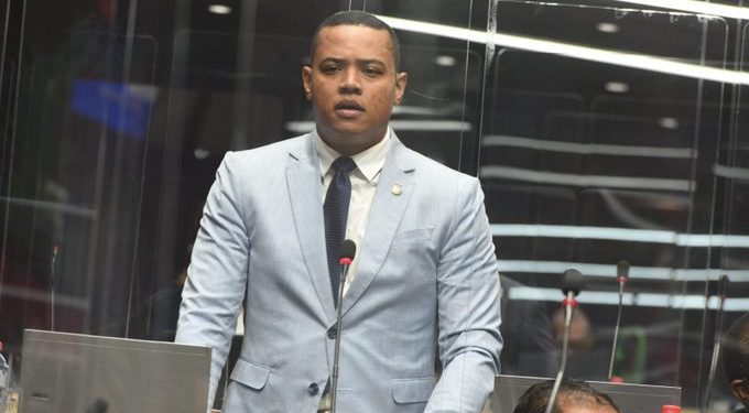 Diputado Gaddis Corporán denuncia sistema eléctrico se ha degradado