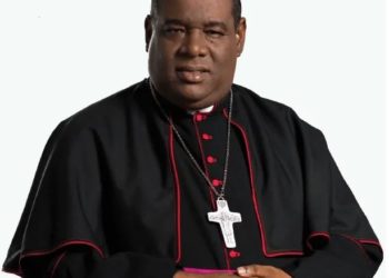 Obispo Jesús Castro pide a Edeeste dejar abuso contra la población