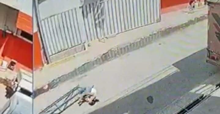 Joven cae de un tercer piso mientras laboraba en un centro comercial en Mao