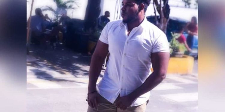 UNEV confirma David de los Santos se graduó con «los máximos honores en su promoción»