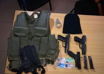 Policía Nacional apresa dos hombres se hacían pasar por policías en el distrito Caleta